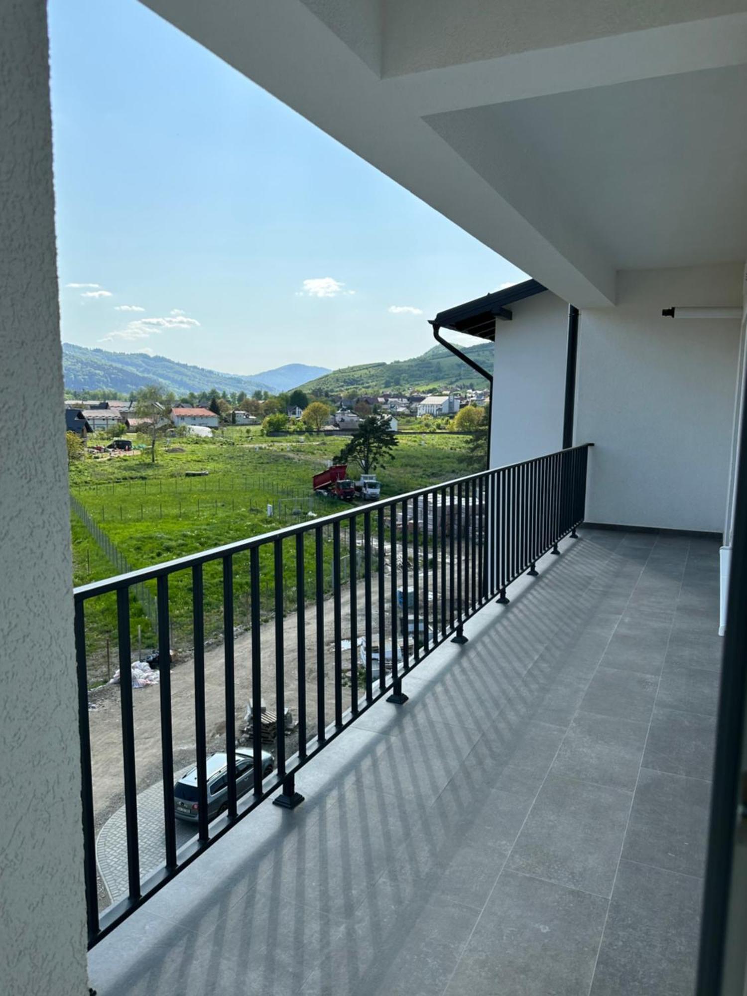 Apartamente Arinis Gura Humorului Buitenkant foto