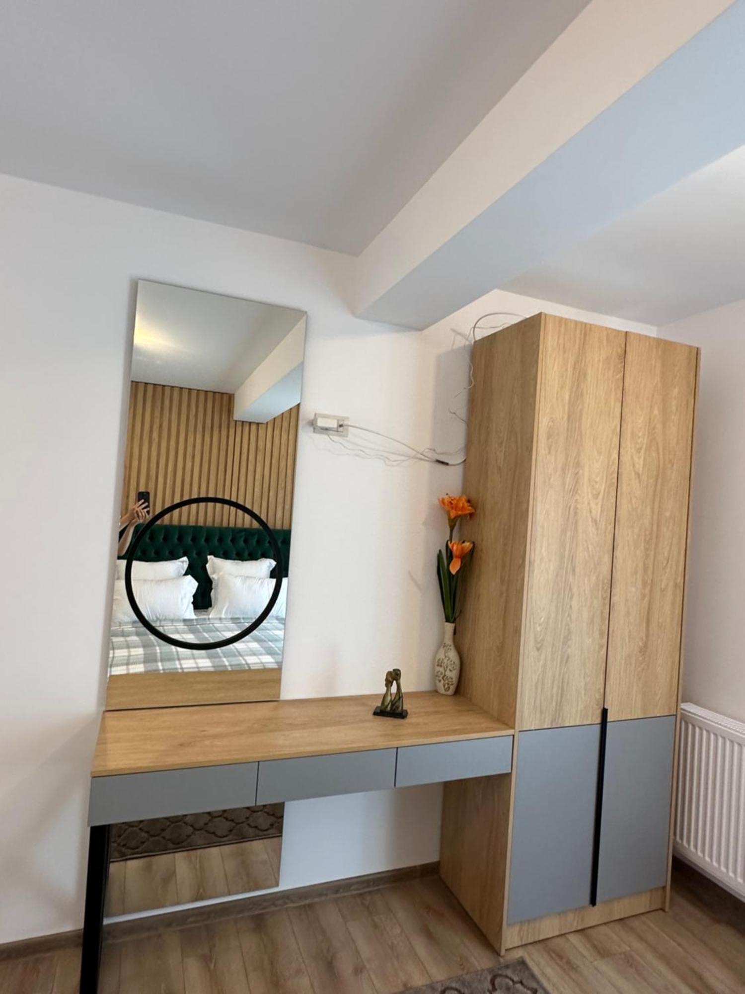 Apartamente Arinis Gura Humorului Buitenkant foto